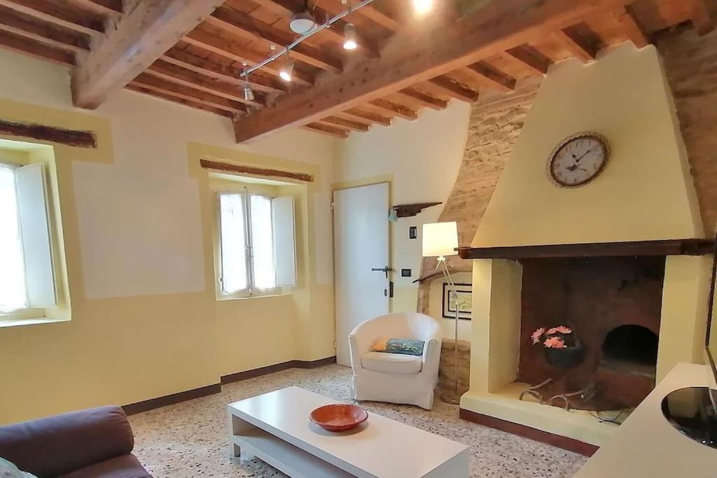 Casale San Teodoro - Mondaino Rn Villa Eksteriør billede
